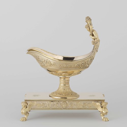 Dish covers, coolers, soup tureens, salt cellars, pepper and mustard pots, sauceboats