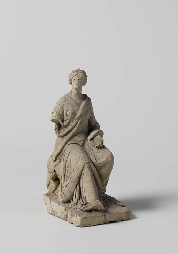 Zittende vrouwenfiguur