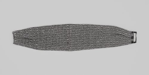Hoofdband van zwart zilverbrokaat by anonymous