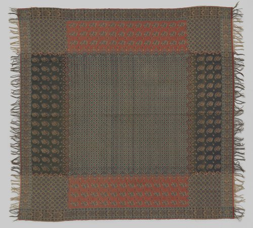 Vierkante kasjmiersjaal met middenvierkant met miniscuul bloempatroon, waaromheen randen in rood en donkerblauw met botamotief by anonymous