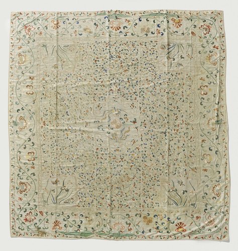 Sprei van oosterse textiel met borduurwerk by anonymous