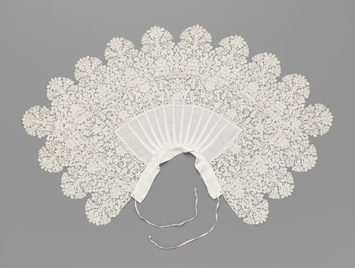 Linen and Bobbin Lace Collar by anonymous