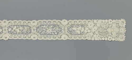 Das of cravat van gemengde kant met hoefijzervormige reserve by anonymous