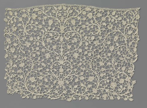 Jabot van naaldkant met hartvormige ranken by anonymous