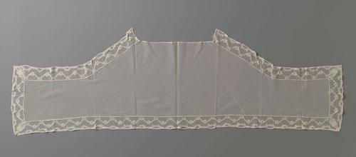 Shawlkraag met rand van kloskant met zigzaglijn by anonymous