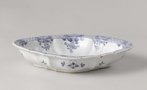Slakom, beschilderd in blauw met twee spelende kinderen bij een ruïne.