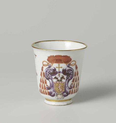 Cup with the coat of arms of cardinal Giovanni Francesco Stoppani