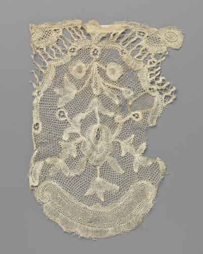 Fragment kloskant met één bloemtak by anonymous