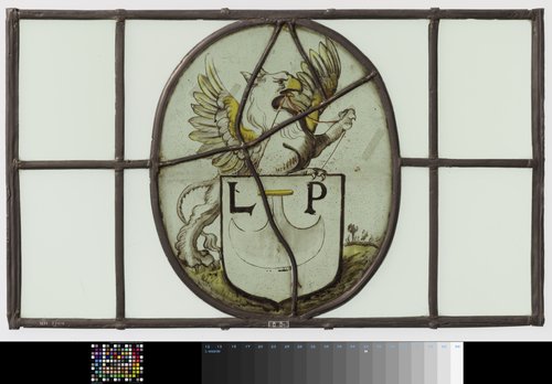 Wapenruit met kuipersgereedschap en de initialen L en P by anonymous
