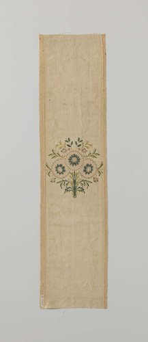 Fragment gebrocheerde zijde met een bloem in geel en groen by Unknown Artist