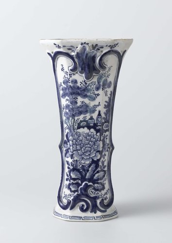 Two beaker vases and a vase, part of a garniture