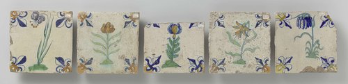 Vijf veelkleurige tegels met bloemen by anonymous