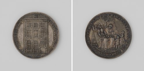 Eerste eeuwfeest van de stichting van het Lutherse diaconieweeshuis te Amsterdam, penning aan de weeskinderen uitgedeeld