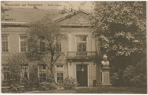 Universiteit van Amsterdam, hoofdingang by anonymous