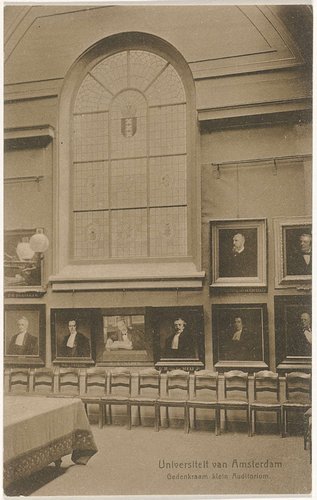 Universiteit van Amsterdam, gedenkraam klein auditorium by anonymous