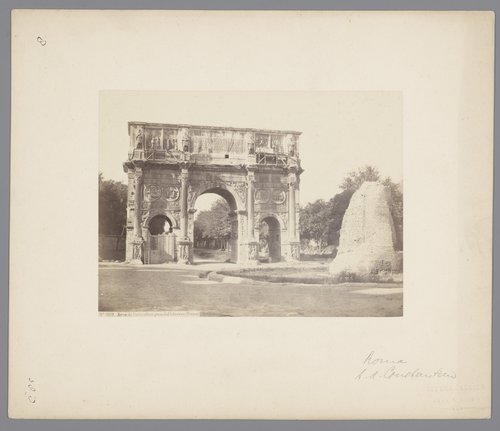 Arco di Costantino preso dal Colosseo (Roma)