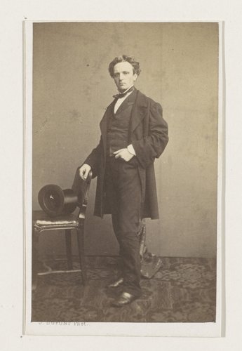 Portret van de schilder Huib van Hove, ten voeten uit by Joseph Dupont