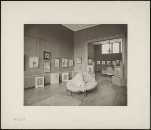 Interieur van kunsthandel Reckers tijdens de Redon-expositie van 1907, Rotterdam