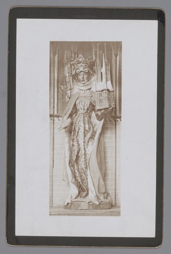 Sculptuur van de heilige Elisabeth in de Elisabethkirche te Marburg by anonymous