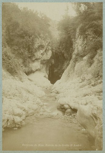 Environs de Nice. Entrée de la Grotte St André