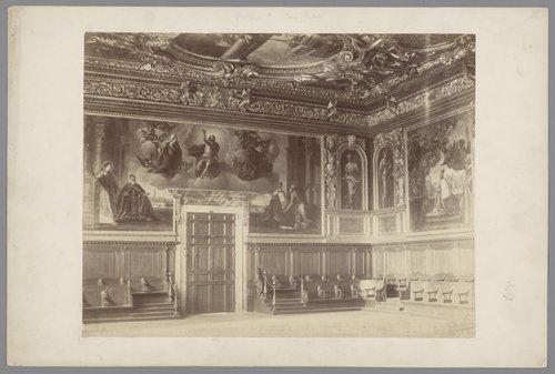 Interieur van een zaal van het Dogepaleis te Venetië, Italië