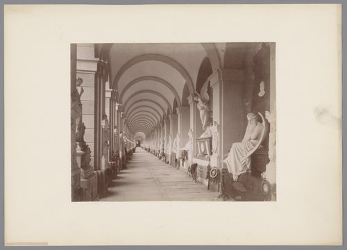 Galerij in het Camposanto te Genua, Italië