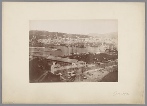 Gezicht op de haven van Genua, Italië