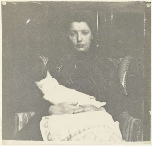 Marie Breitner-Jordan met een kat op schoot by George Hendrik Breitner