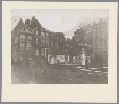 Beurspleintje te Amsterdam by George Hendrik Breitner