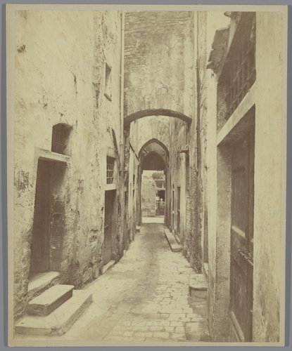 Straatbeeld in Zuid-Europa of Noord-Afrika by anonymous