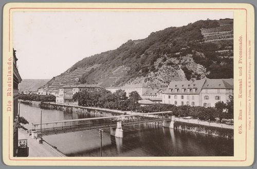 Gezicht op het kursaal en een promenade aan de Rijn in Bad Ems