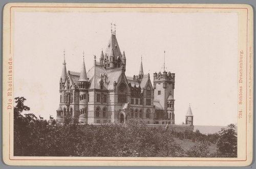 Gezicht op het slot Drachenburg