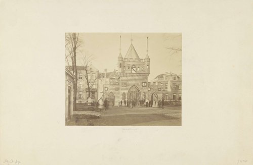 Erepoort bij de ingang van de Vondelstraat te Amsterdam tijdens het Aprilfeest 1872