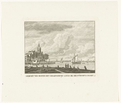 Gezicht vanaf het Melkpoortje op Groothoofdspoort te Dordrecht