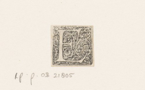 Letter E: rankenornament