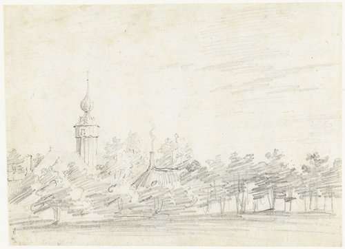 Huizen en een kerktoren met uivormige spits tussen bomen