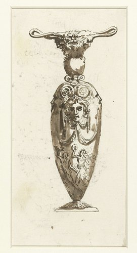 Siervaas met mascarons