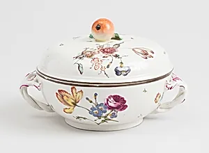 Ãcuelle with Apple Finial