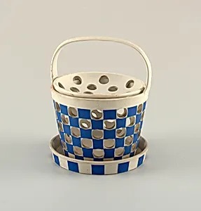Basket, lid and dish