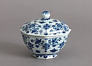 Bowl and lid