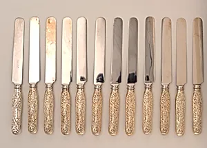 Chrysanthemum Pattern Luncheon Knife
