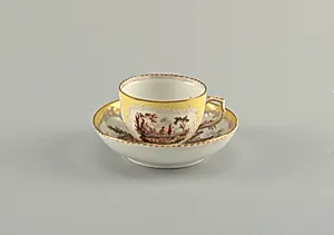 Cup and Saucer with Battle Scenes (Bataillen-Malerei)