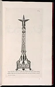 Grand Chandelier d'Autel sur le plan d'un triangle Ã  coin coupÃ©