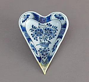 Heart-Shaped Sweetmeat Dish