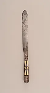 Knife with Triangular Pattern Ivory and Bone Handle