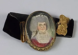 Portrait miniature set on a bracelet
