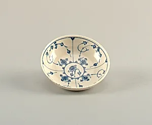 Saucer with "Strohblumen" Pattern