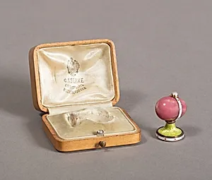 Seal with Egg-Shaped Handle