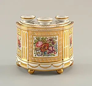 Semi-Cylindrical Bulb Pot