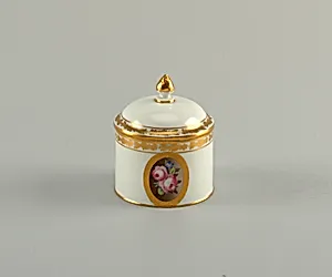 Sugar Bowl with Rose Medallion
